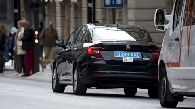 Qué significan las matrículas azules y qué coches pueden llevarlas