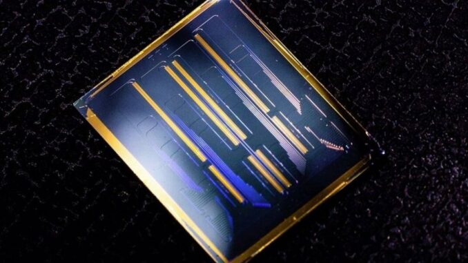 Desarrollan nuevos chips con mejor rendimiento y más baratos y todo se lo debemos a este material