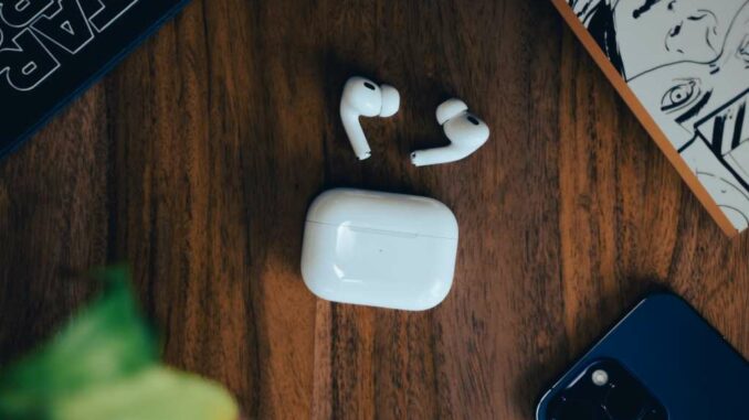 Apple ya prepara unos AirPods con cámara incorporada
