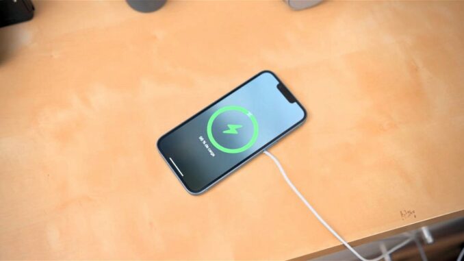 Compacto y buen rendimiento: el precio del iPhone 14 vuelve a caer por debajo de los 745 euros