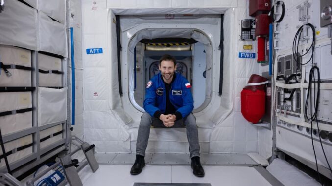 El astronauta polaco de la ESA Sławosz Uznański volará a la Estación Espacial Internacional en la cuarta misión de Axiom Space