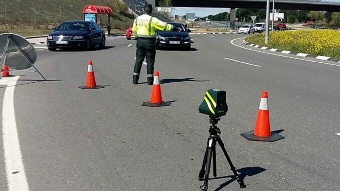 Ni Waze ni Google Maps: la DGT pone en el punto de mira a una de las apps avisadoras de radar más inesperadas