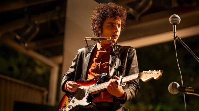 ‘A Complete Unknown’, crítica: Timothée Chalamet revive la juventud de Bob Dylan