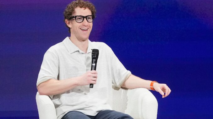 Por qué Mark Zuckerberg pretende que quitemos el “estigma” a los amigos virtuales: “Esto no se me va a escapar”